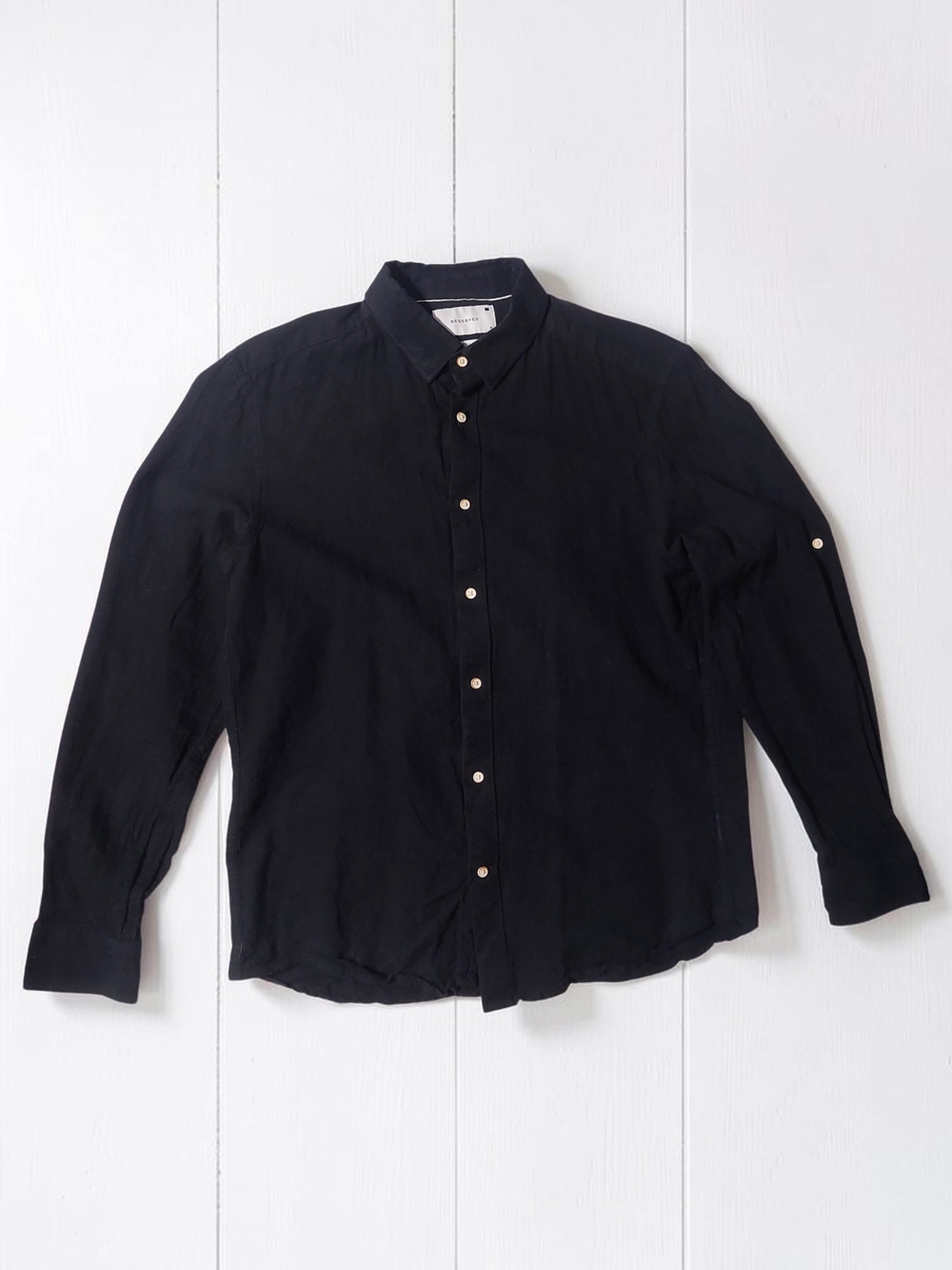 Reserved Men's Black Long-Sleeve Button-Down Linen Shirt / From Poland